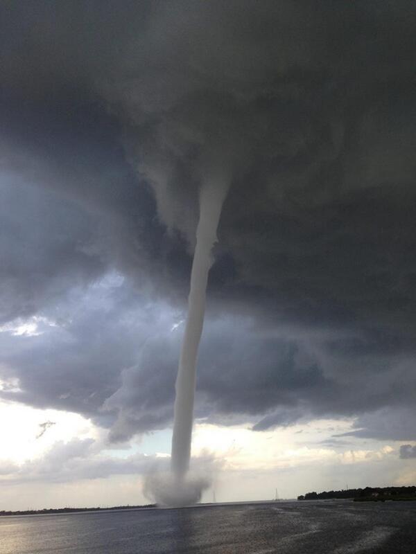 [PICS/VIDS] These Waterspout Phenomenon Images Are Not Fake