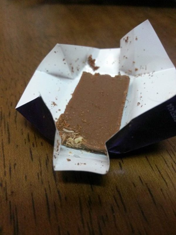 Ulat Dalam Coklat Cadbury