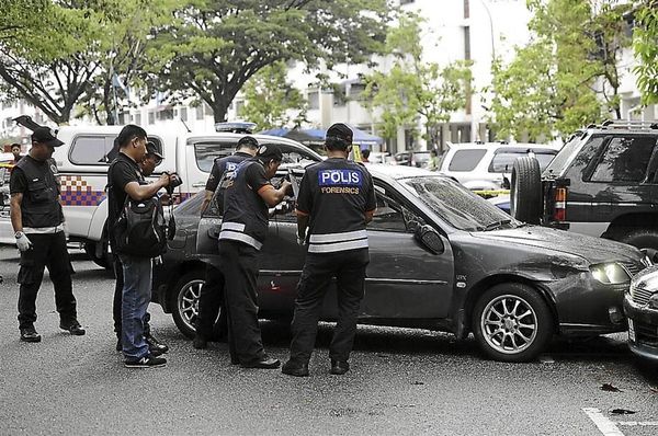 Police Fire Shots At Car Theft Suspects In High-Speed Car Chase Drama ...