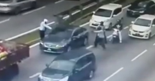 Video Shows Gunmen Fleeing After Shooting A Man Dead In Broad Daylight ...