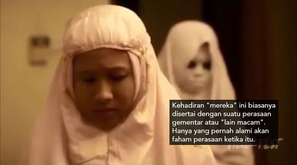 58 Hantu Pocong Ikut Solat HD Terbaik