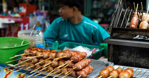 Bangkok's Famous Street Food Stalls To Be Banned From Main City Roads