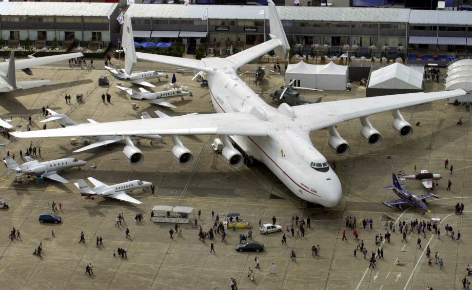 take-a-look-at-the-world-s-largest-aircraft-that-landed-in-klia-for-the