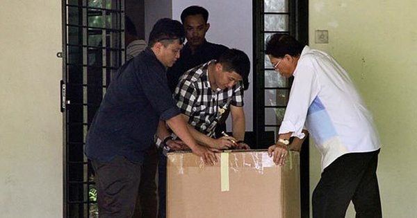 Police Seize More Luxury Items After Raiding Najib S Alleged Safe House In Putrajaya