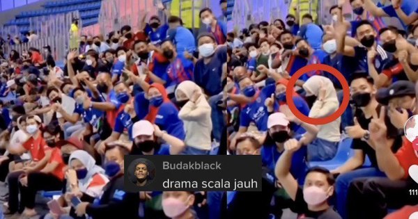 [VIDEO] Enregistrement en direct au stade de football viral en raison de “l’implication” de cette fille JDT réparant le masque