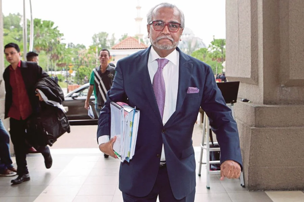 Najib's lead cousel, Tan Sri Muhammad Shafee Abdullah.