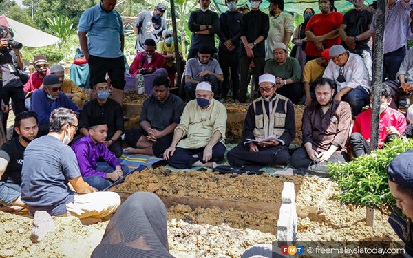 Adibah Noor was laid to rest at Taman Keramat Permai Muslim Cemetery.