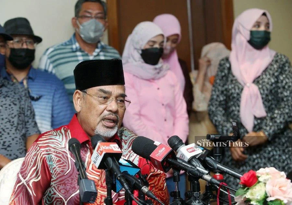 Datuk Seri Tajuddin Abdul Rahman speaking during a tell-all press conference yesterday, 27 June.