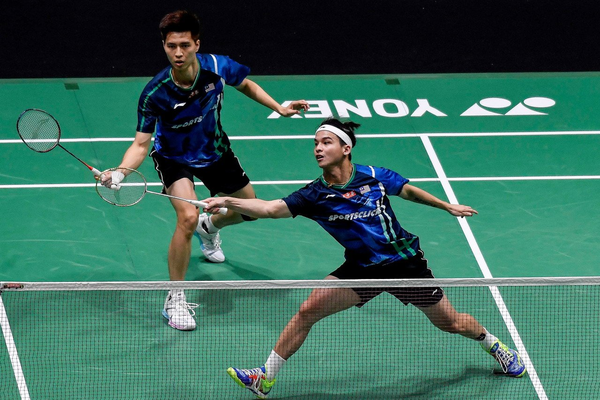 Ong Yew Sin (left) and Teo Ee Yi at the Axiata Arena in Bukit Jalil yesterday, 30 June.