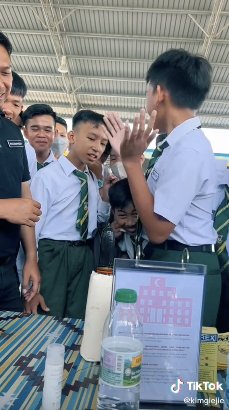 VIDEO] Belajar Sex Education Di Sekolah, Tapi Reaksi Pelajar Lelaki Ini  Pula Jadi Tumpuan