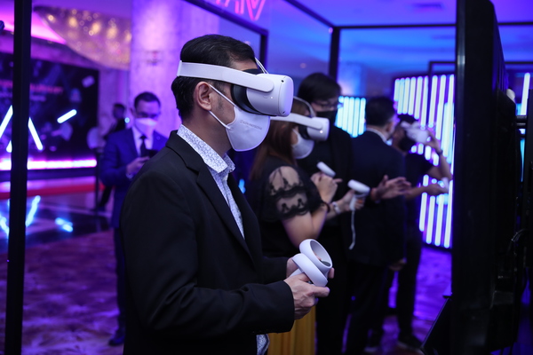 Guests experiencing the VR Zone that will showcase and preserve memorable and historical moments in the life and times of Dr Mahathir and Dr Siti Hasmah, and with its upcoming icons of some other celebrities and Negarawan.