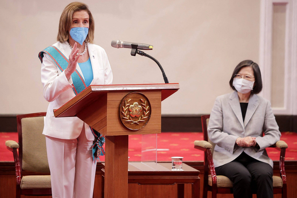 Taiwan president Tsai Ing-wen (right) and Nancy Pelosi.