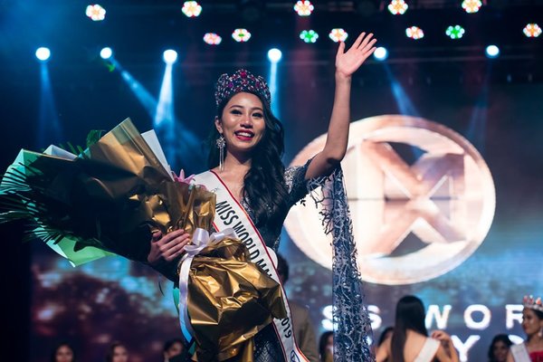 Seow winning Miss World Malaysia 2019.