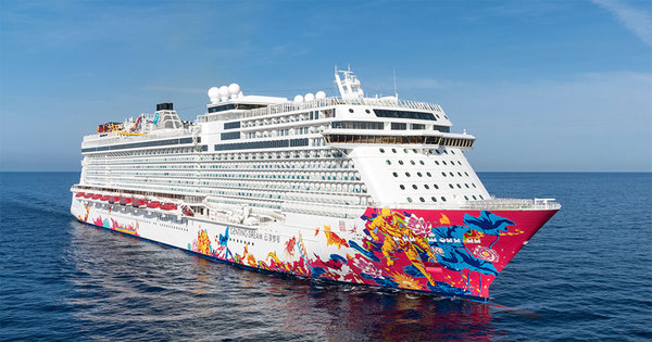 The Genting Dream cruise ship.