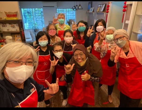 Silent Teddies Bakery's team building, sign language, and baking workshop.