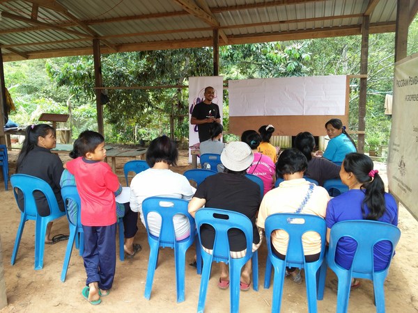 Lakshwin conducting a session.