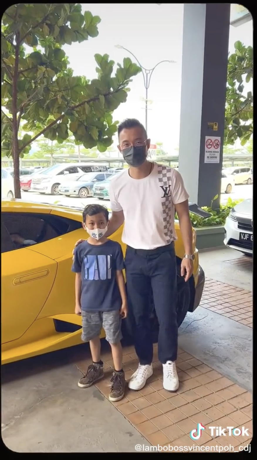 Bapa Ambil Gambar Anak Depan Lamborghini, Tapi Reaksi Pemilik Kereta ...