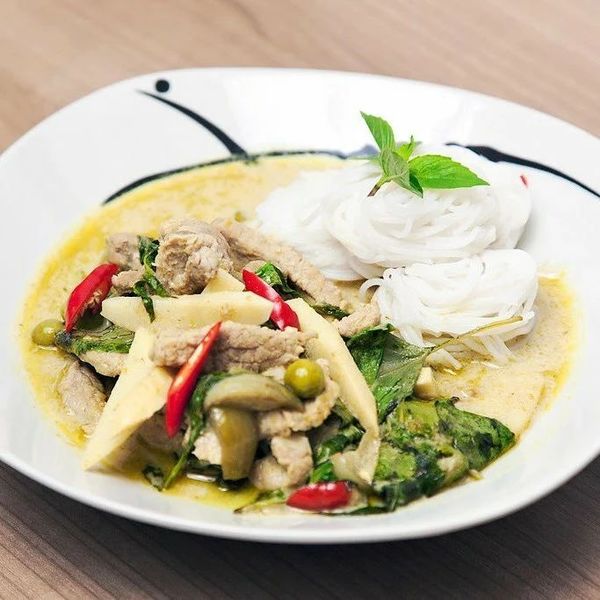 Thai laksa with green curry chicken.