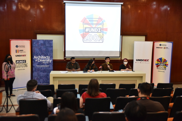 Jason and team at a press conference to launch #Undi100, a joint campaign to encourage policy-oriented politics and youth voter turnout in Kuala Lumpur.