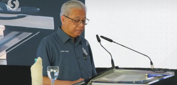 Datuk Seri Ismail Sabri Yaakob speaking at the opening of the Damansara–Shah Alam Elevated Expressway (DASH) on 13 October.