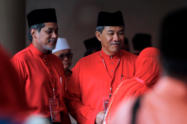 Khairy Jamaluddin (left) and Mohamad Hasan.