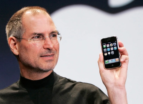 Jobs with the first iPhone model in 2007.