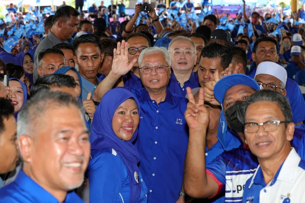 Ismail Sabri (centre) made the comment while speaking to reporters at the Ayer Hitam constituency yesterday.