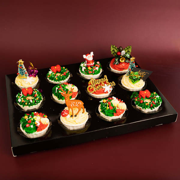 Christmas Designer Cupcakes.