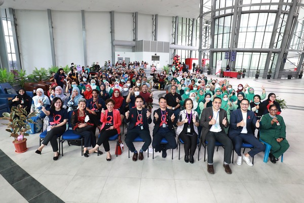 A World AIDS Day celebration organised by the Malaysian AIDS Foundation and University Malaya Medical Centre (UMMC) on 1 December.