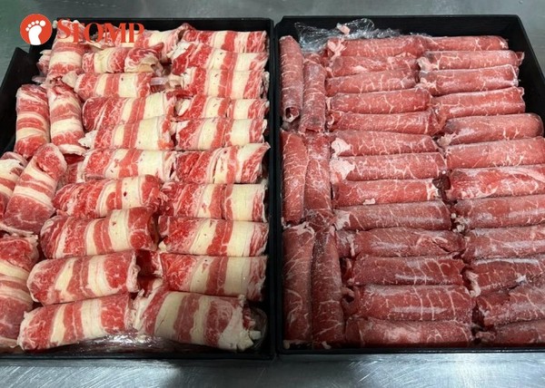 An image provided by the restaurant's director, comparing the cheaper cut of meat (left) to the Australian wagyu beef slices.