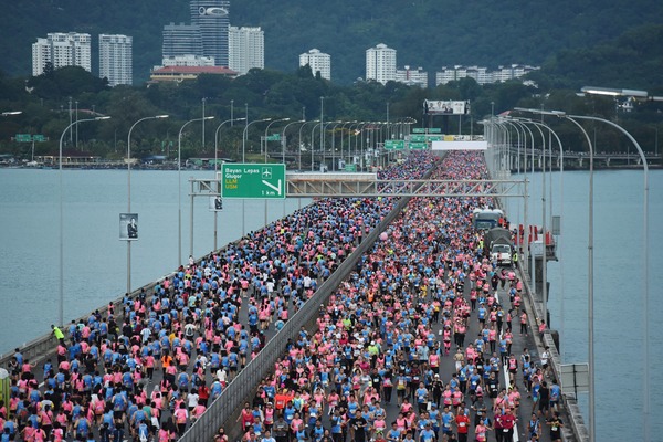 An aerial shot of the marathon.