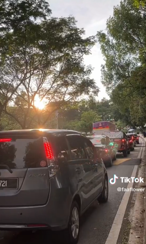 Traffic jam inside the UiTM Shah Alam campus area.