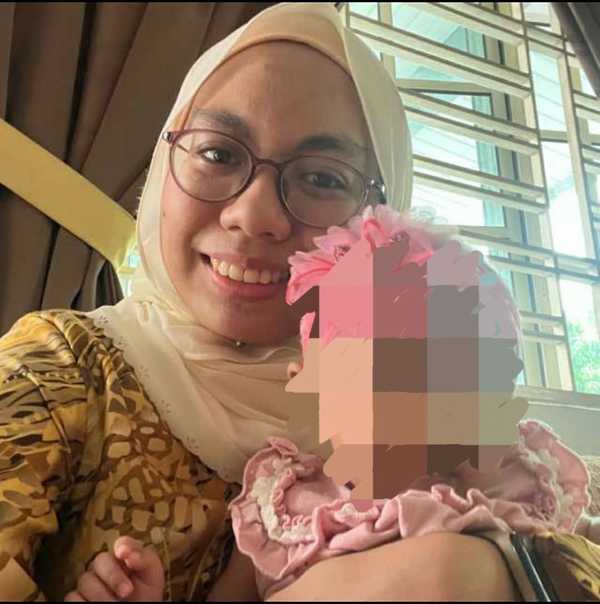 The victim, Siti Hajar Hanis Muhamad, who suffered burns almost all over her body due to a gas tank explosion of a cooking gas canister at his home in Taman Sena Permai, Pokok Sena, Penang.