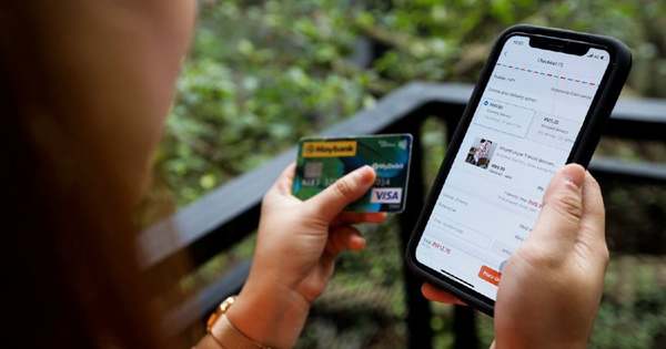 A woman shopping online on her mobile phone.