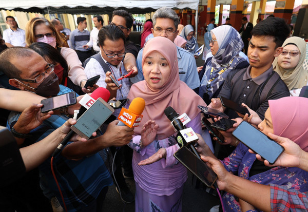 Education Minister Fadhlina Sidek speaking to reporters.