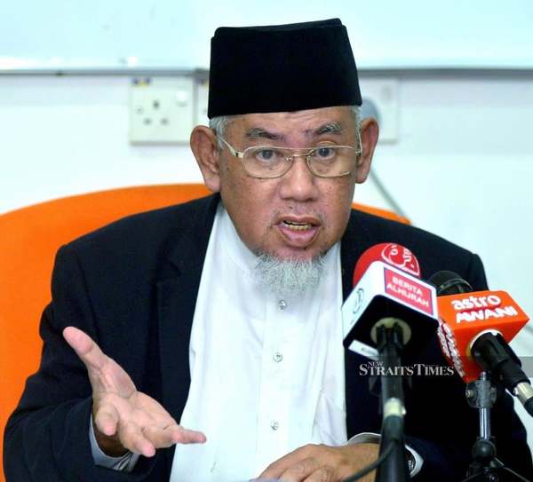 Malaysia Consultative Council of Islamic Organisation (MAPIM) president Mohd Azmi Abdul Hamid.