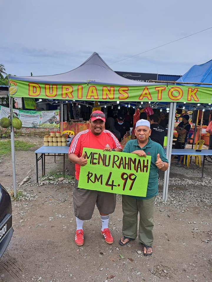 Menu Rahmah Shah Alam Trader Sells Durian For RM5 A Pack