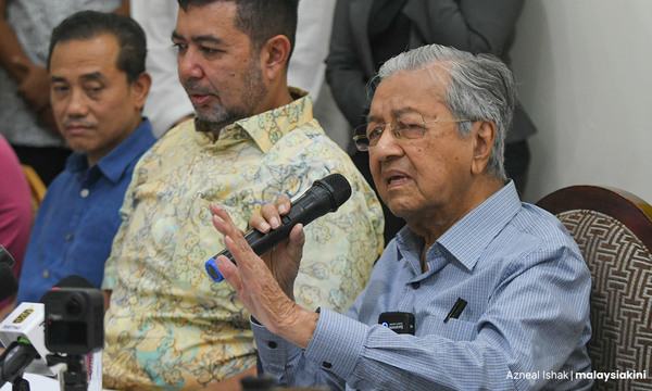 Mahathir speaks during the press conference after the cancellation of the Malay Proclamation event.