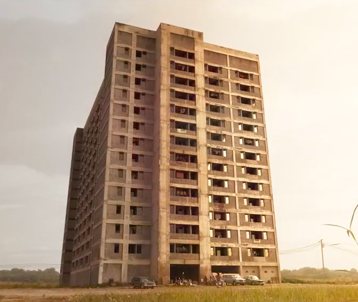 Snapshot of the apartment complex from the movie, 'Pengabdi Setan 2: Communion' (2022)