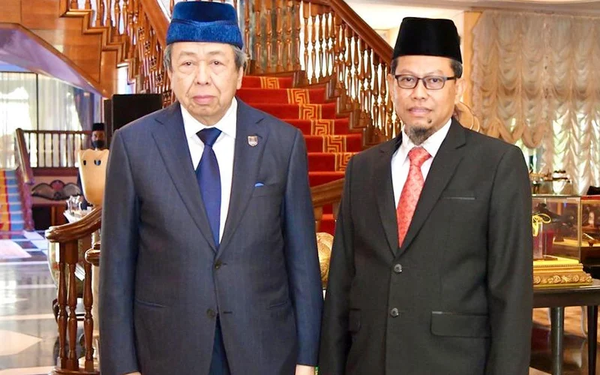 Selangor PAS commissioner Datuk Ahmad Yunus Hairi was summoned for an audience with the Sultan of Selangor, Sultan Sharafuddin Idris Shah, to discuss matters related to the Bon Odori festival in June 2022.