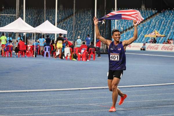 Muhammad Ammar Aiman Nor Azmi, a gold medalist in men's 400m.