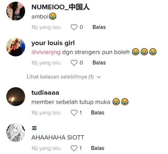 Gadis Kongsi Buah Epal Dengan Kereta Sebelah Ketika Jalan Jammed Ini Buat Ramai Terhibur 4979