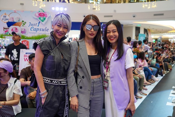 Low Ngai Yuen, Chief Merchandise and Marketing Officer of AEON (right) together with celebrity and supermodel Amber Chia (centre) and Gillian Hung, Fashion Icon and International Consultant; Designer and Founder of MMAG (left).