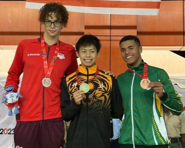 (Left to right) Reuben Rowbotham-Keating (silver), Goh Li Hen (gold), and Jarden Dylan Eaton (bronze).