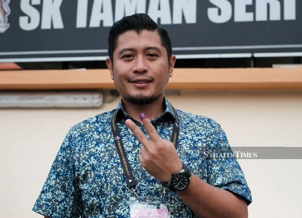 Hilman Idham at the SK Taman Seri Gombak 2 polling station yesterday, 12 August.