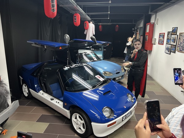 The Autozam AZ-1, also known as the Mazda AZ-550. A sporty kei car produced in 1993.