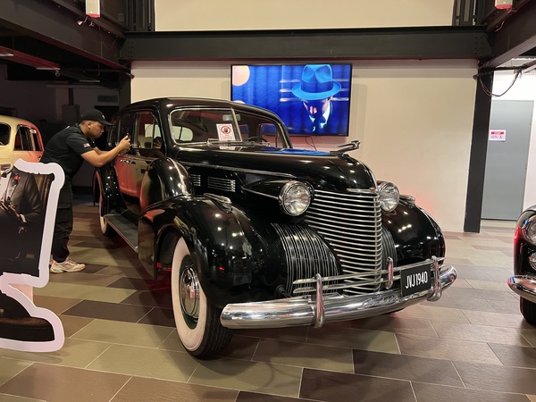 A 1940 Cadillac Fleetwood as seen in the 'Godfather' movies.