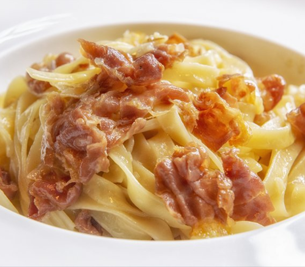 Tagliatelle Al Prosciutto.