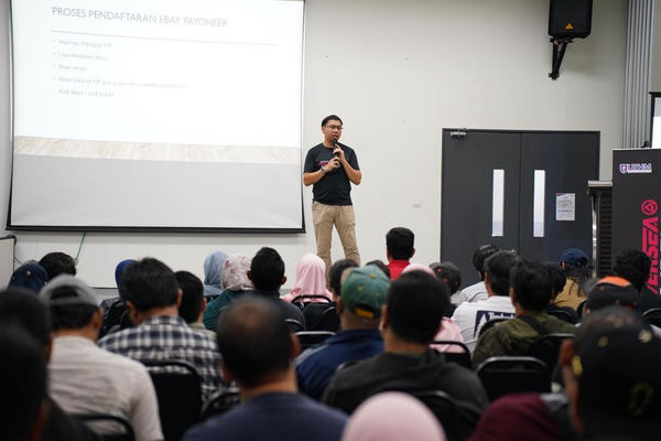 Dr Zul menganjurkan kelas bimbingan usahawan yang berminat bisnes eBay yang diadakan setiap dua kali sebulan (kelas online) dan kelas bersemuka Metro System Academy, UTHM.