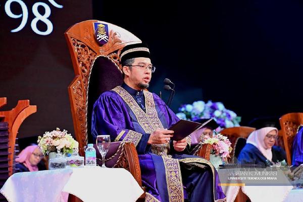 Naib Canselor Universiti Teknologi Mara (UiTM) Prof Datuk Dr Shahrin @ Sahib Sahibuddin